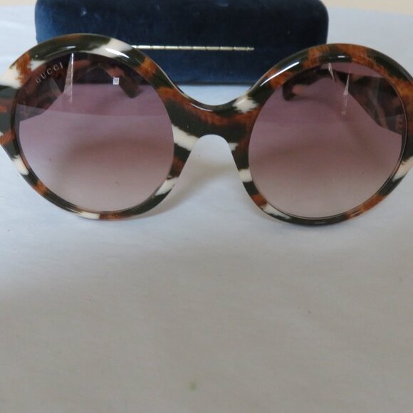 Gucci Round Frame Sunglasses - Picture 7 of 7